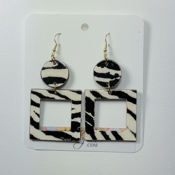 Hand Crafted Black and White Square Zebra Animal Print Statement Earrings - Picture 4 of 9